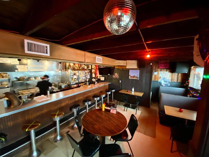 Dino's Bar & Grill