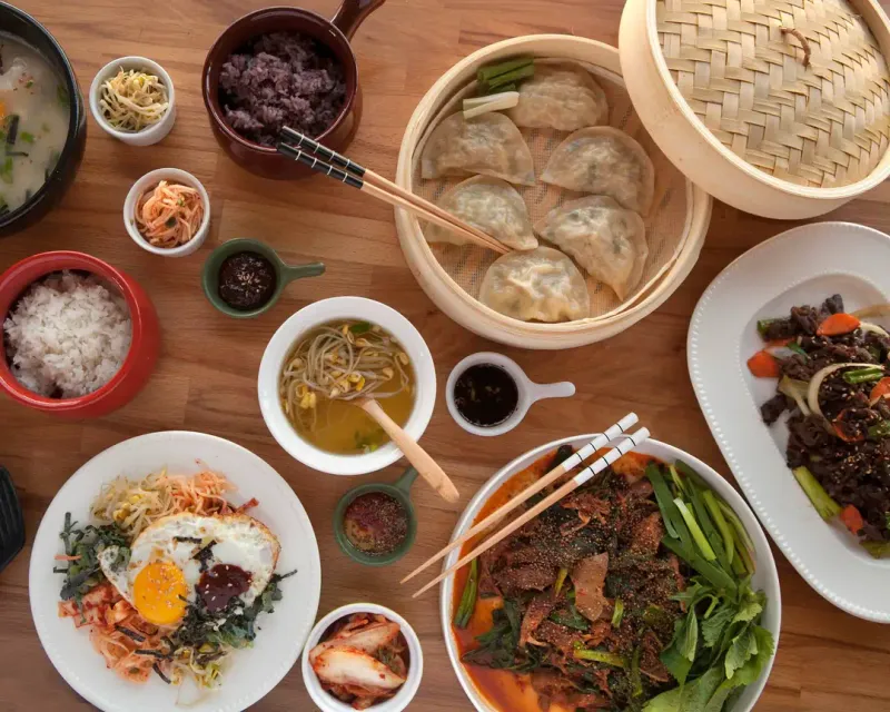 Everest Cafe and Bar: Himalayan Heights of Flavor