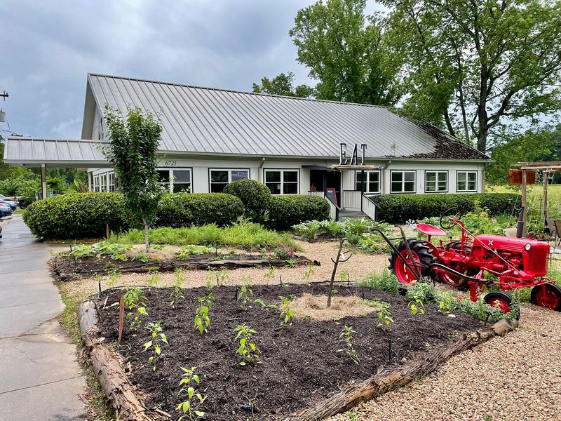 Backwoods Crossing: Tallahassee's On-Site Farm Restaurant