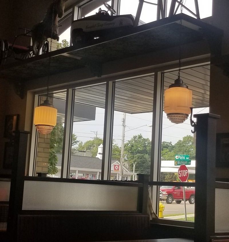 The Omlette Shoppe & Bakery – Grand Rapids (Heritage Hill)