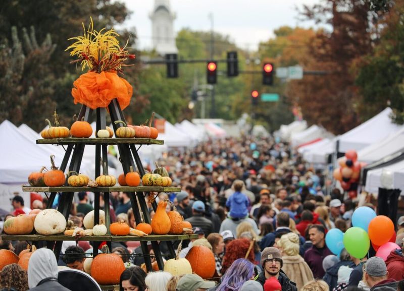 Tips for Enjoying Tennessee Festivals Respectfully