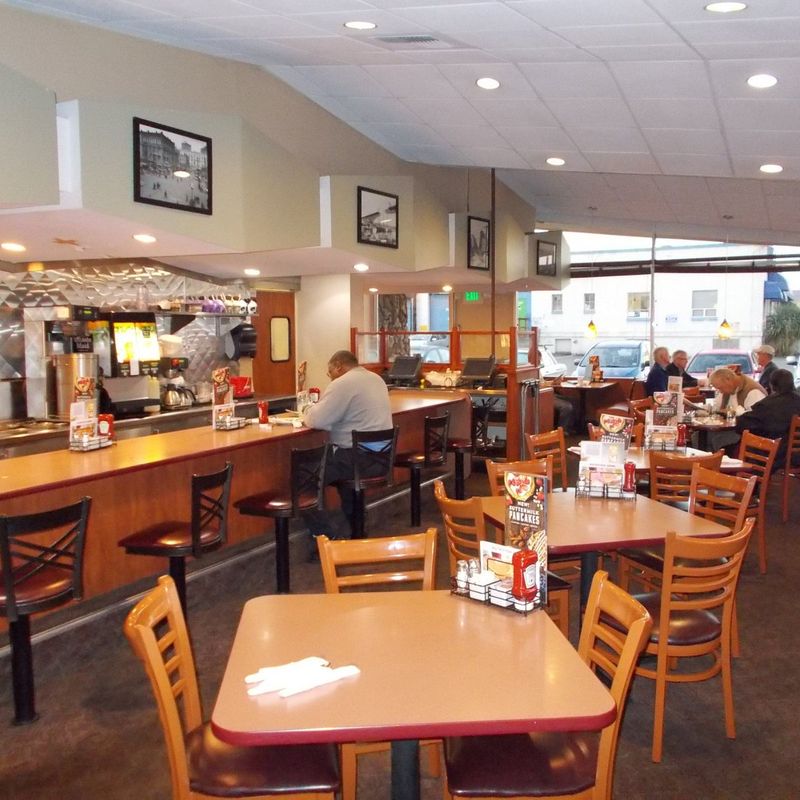 Denny's on Aurora: The Classic Chain With Seattle Character