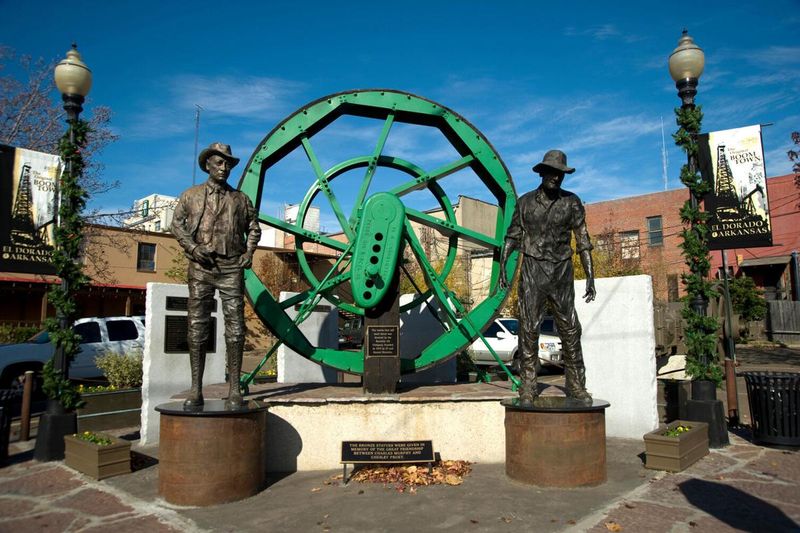 El Dorado's Oil Boom Relics