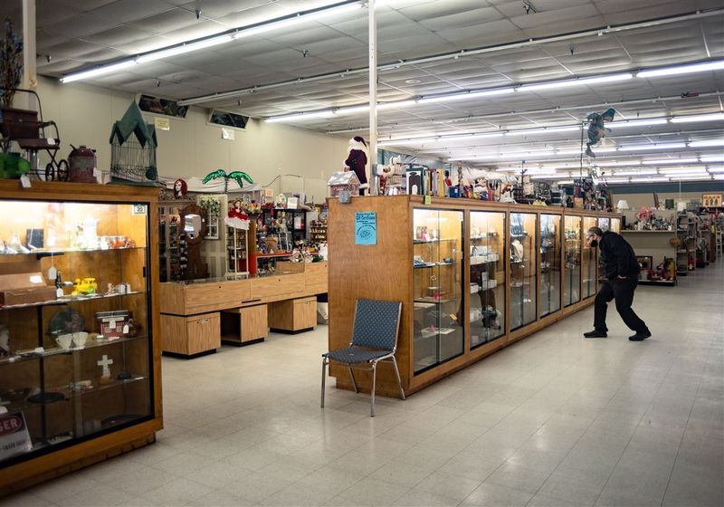 Oregon Street Antique Mall, Medford