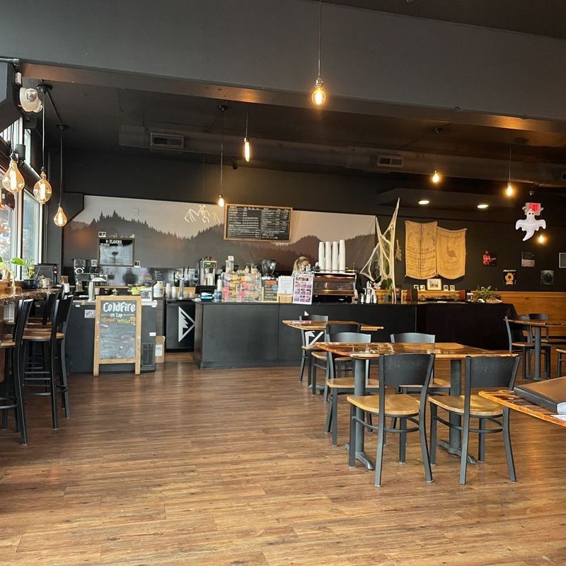 Find Cozy Cafés