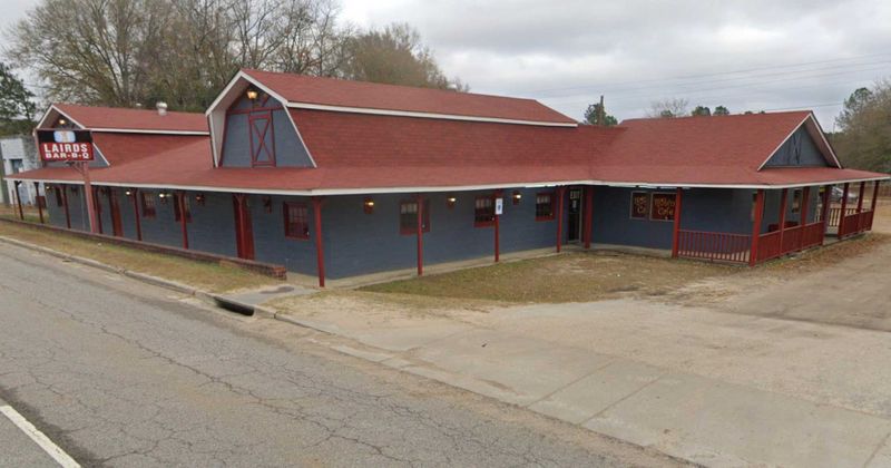 Laird’s Bar BQ Pit, rural / small town stretch