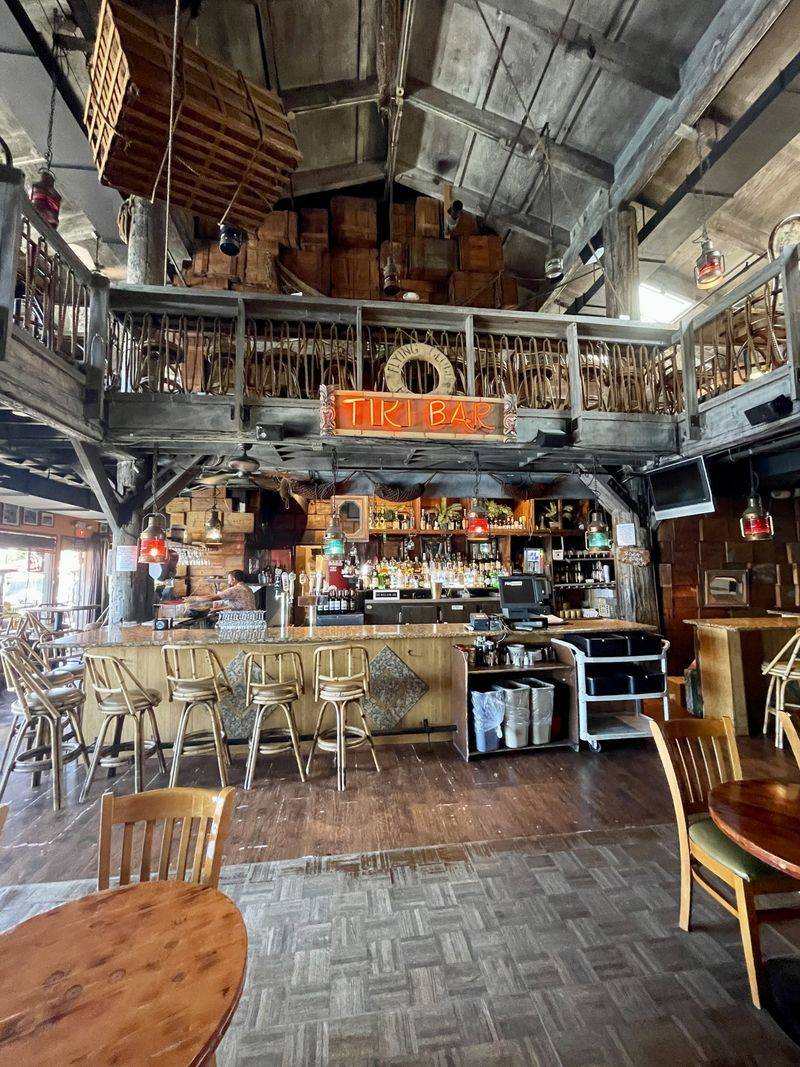 The Warehouse Restaurant – Marina del Rey