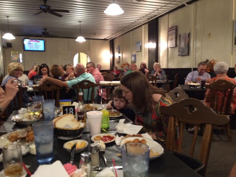 Loyal Crowds Mix Locals and Traveling Foodies
