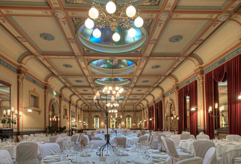 A Southern Gothic Atmosphere