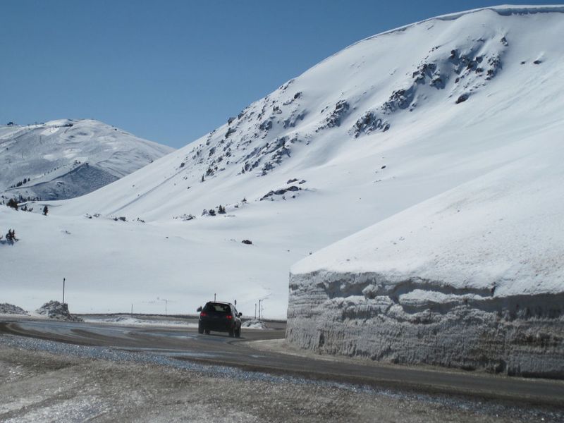 Mountain Passes That Test Even Experienced Drivers