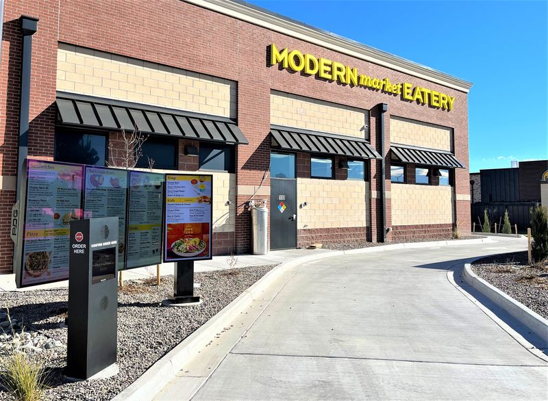 Modern Market Eatery: Farm-Fresh Food in a Flash