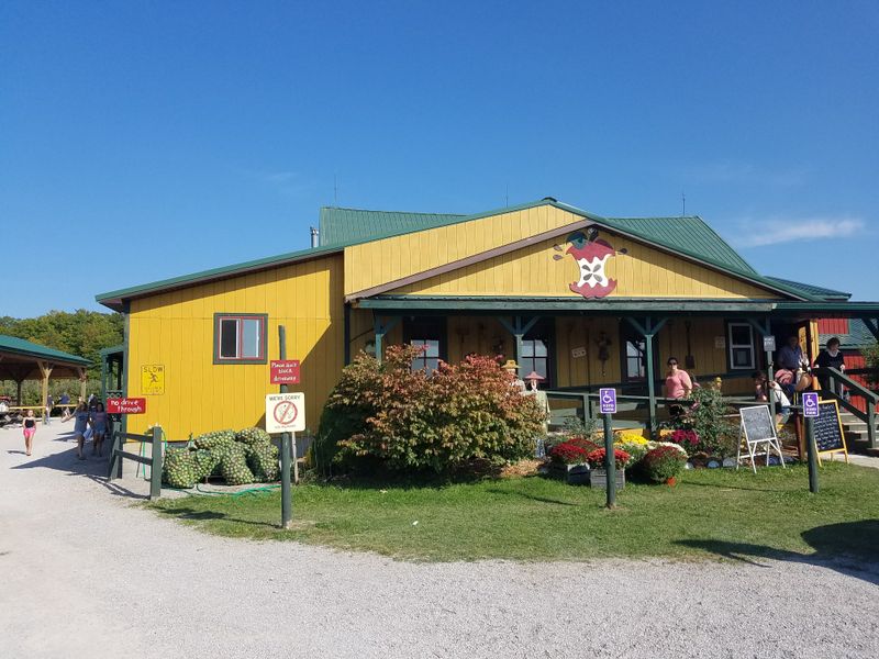 Knaebe's Mmmunchy Krunchy Apple Farm & Thirsty Goat Taproom