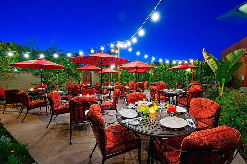 Dining Smart: Chic Eats Without the Splurge