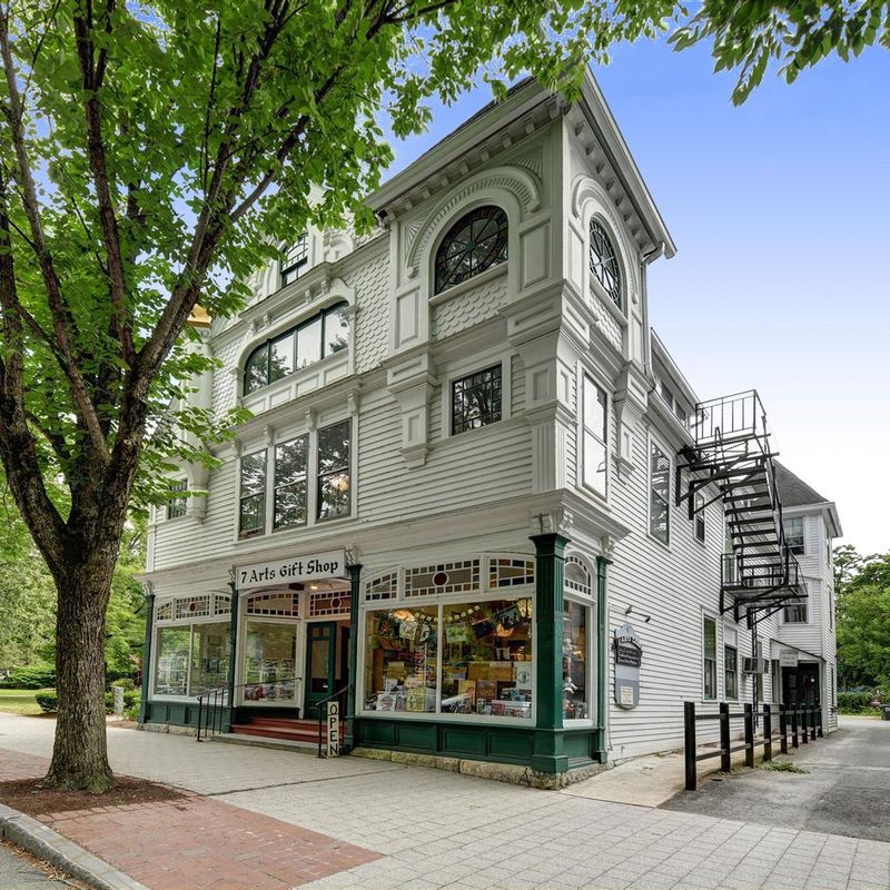 Stockbridge: Berkshire Beauty and Antiques