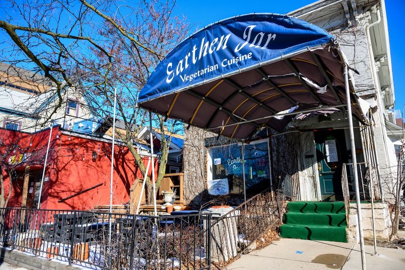 Earthen Jar in Ann Arbor: Indian Buffet With Vegetarian Focus