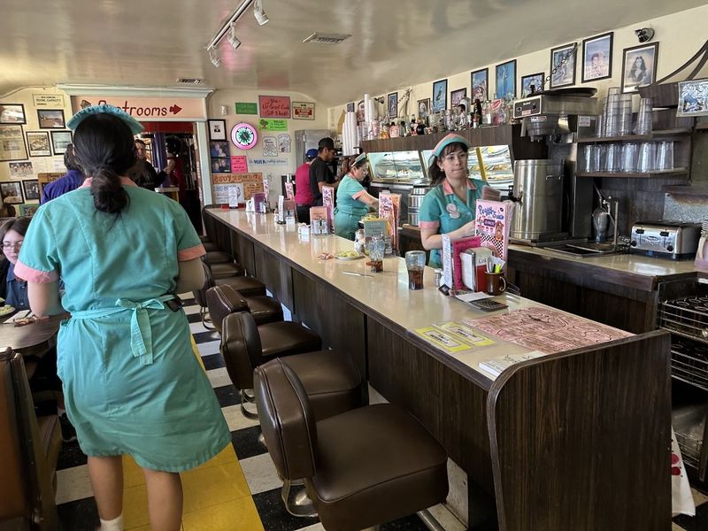 Family-Friendly Atmosphere and Welcoming Service