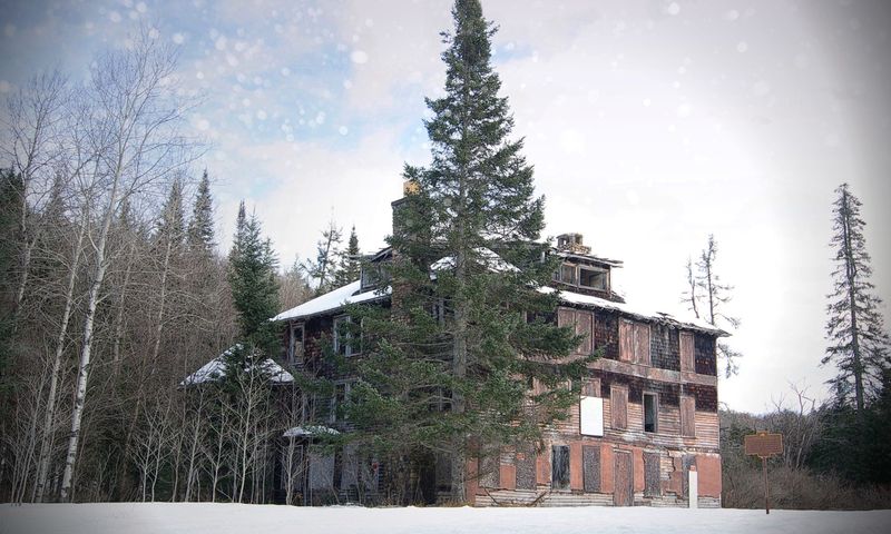 Urban Exploration Magnet