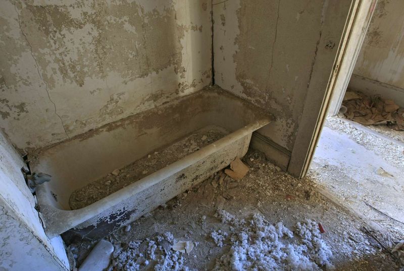 Spirits in the Upper Floors