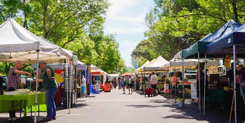 How Tourists Changed the Atmosphere of California Markets
