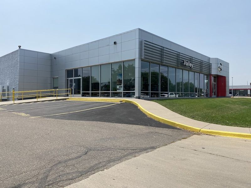 Car Dealerships Must Close on Sundays