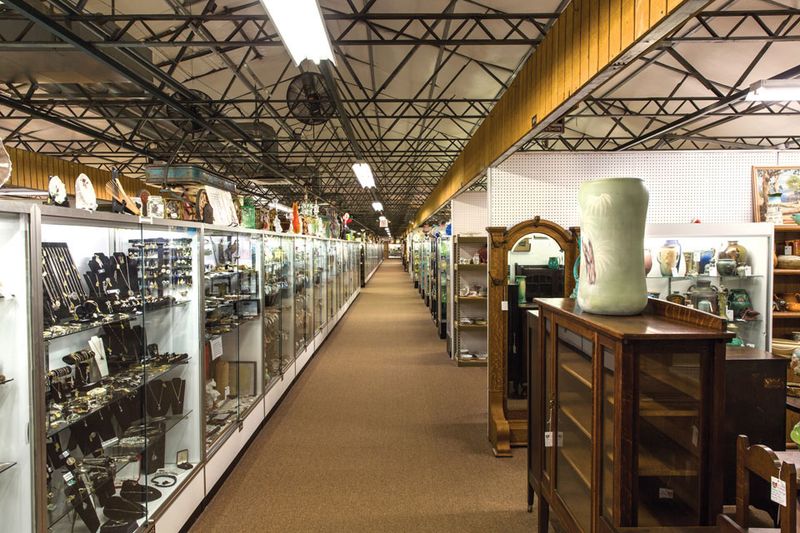 Heart of Ohio Antique Center, Springfield