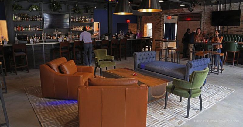 Muze Gastropub, Lakewood