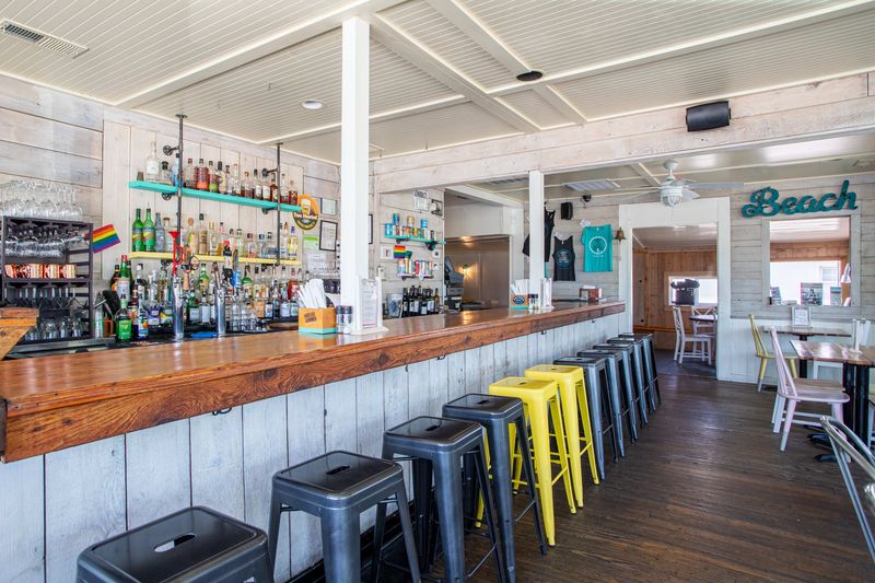 Salt Island Fish & Beer – Tybee Island