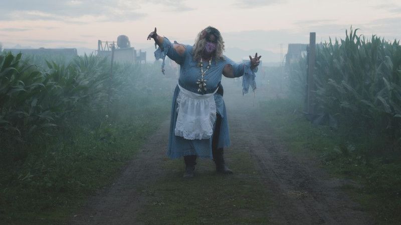 Roam with Actors Who Bring the Grounds to Life