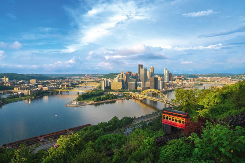 Pittsburgh’s Scenic Overlooks and Neighborhood Hopping