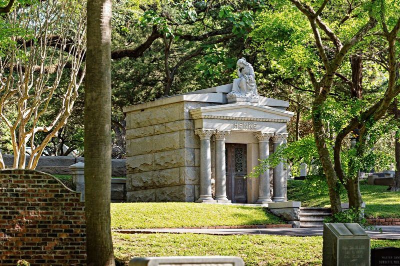 Glenwood Cemetery and the Esperson Buildings, Houston