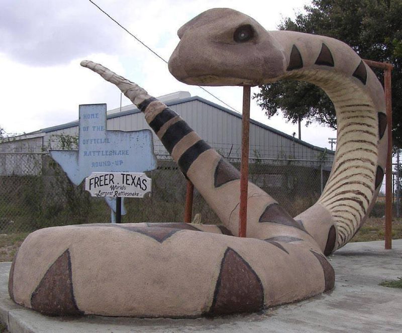 World’s Largest Rattlesnake, Freer