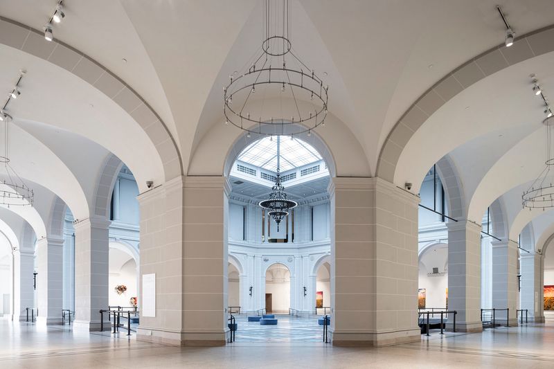 Brooklyn Museum, light and volume