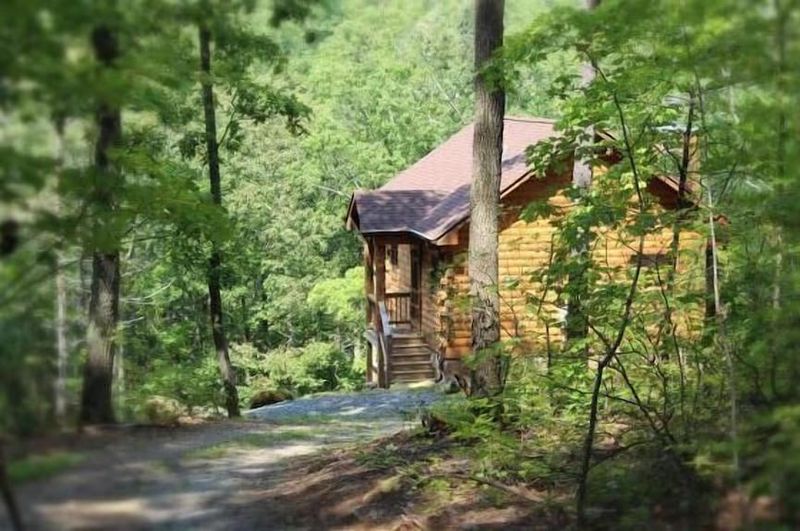 Shenandoah Valley Getaway Cabins, Various Locations