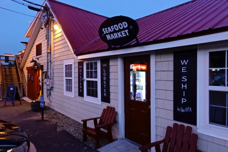 Robinson’s Wharf Seafood Market – Southport
