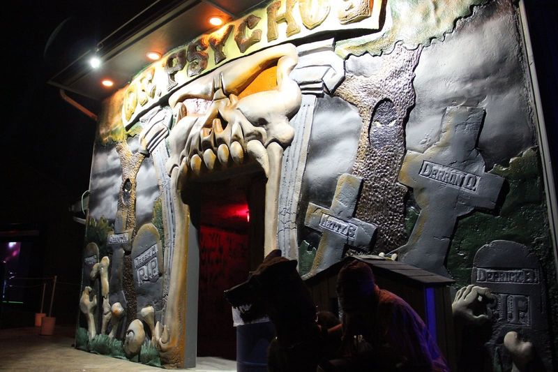 Land of Illusion Haunted Scream Park (Middletown)