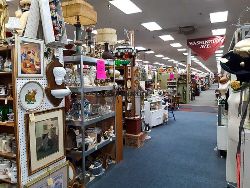 Ohio Valley Antique Mall, Fairfield