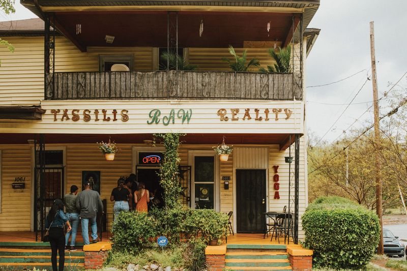 Tassili's Raw Reality: Vibrant Raw Vegan Haven