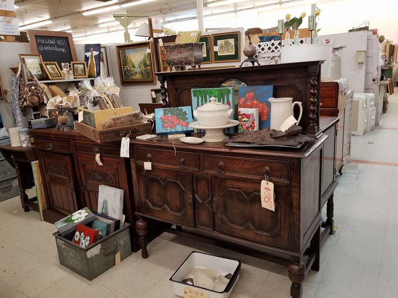 Angel’s Antique &?Flea?Mall (Opelika)