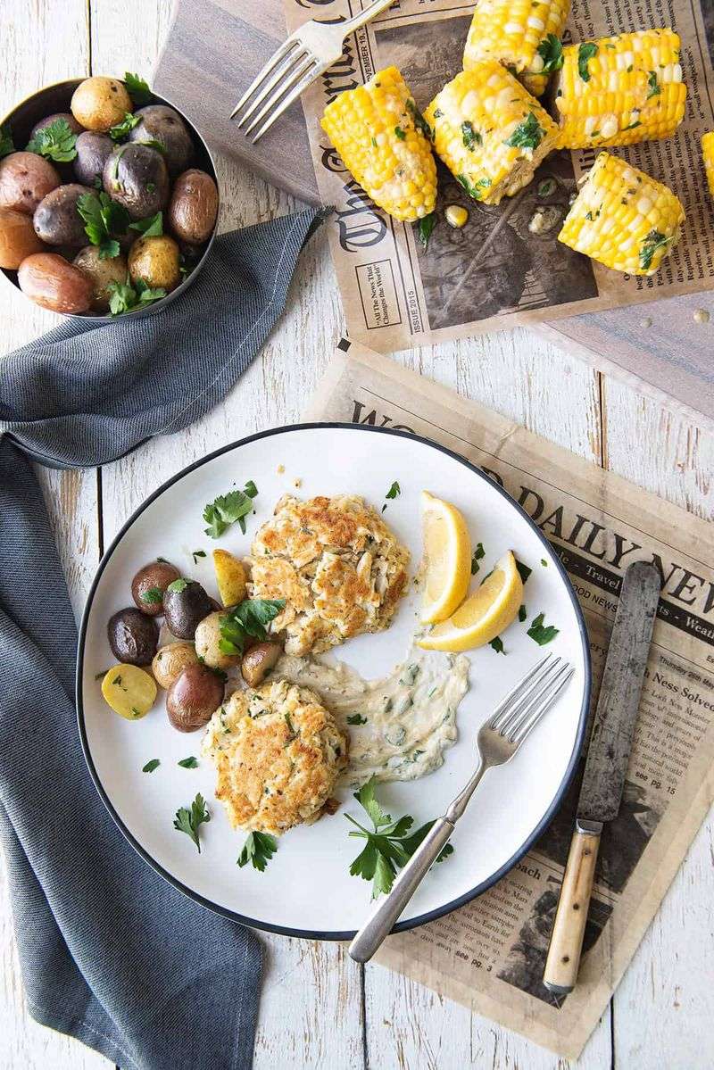 The Crab Cakes That Steal the Show