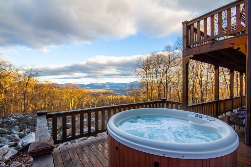 Bear Mountain Retreat, Shenandoah Region