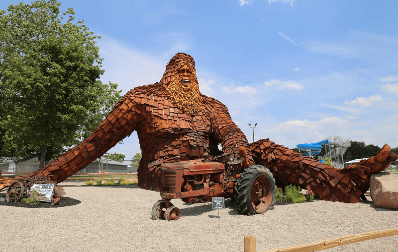 Quirky Roadside Attractions Going Unnoticed
