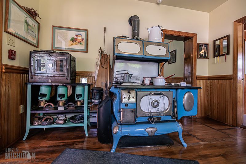 Lighthouse Keeper's Quarters: A Cozy Time Capsule