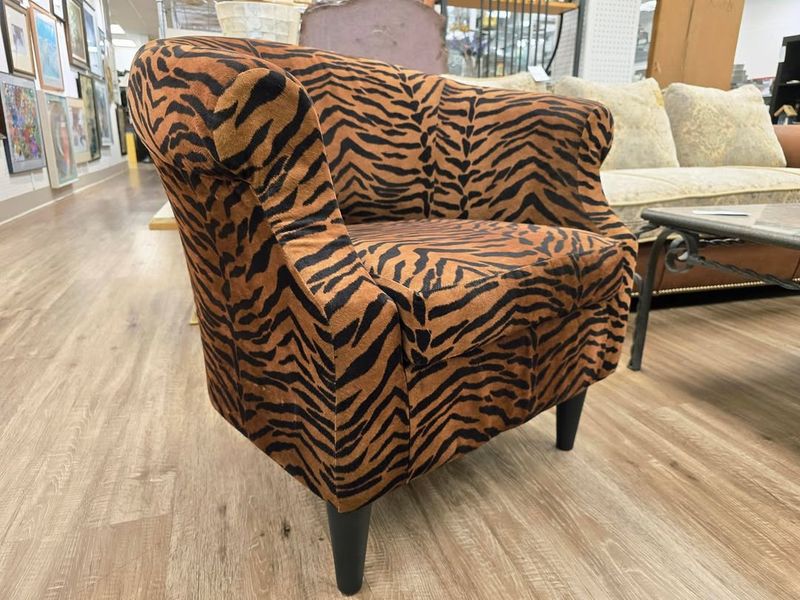 White Dove Thrift Shoppe - Shea Location (Scottsdale)