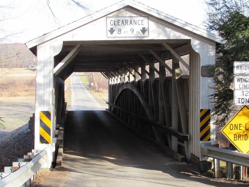 One-Lane Bridges Create Confusion for Out-of-State Drivers