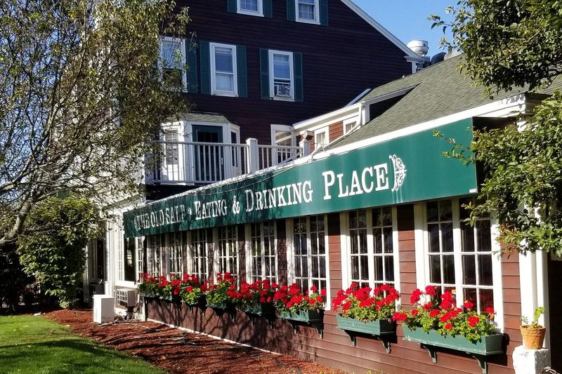 Where Locals Gather for Lunch and Dinner