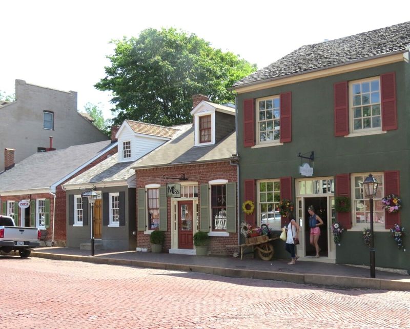 Historic Streets & Charming Architecture