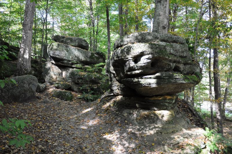 Nelson-Kennedy Ledges State Park – Rugged Cliffs and Rock Formations