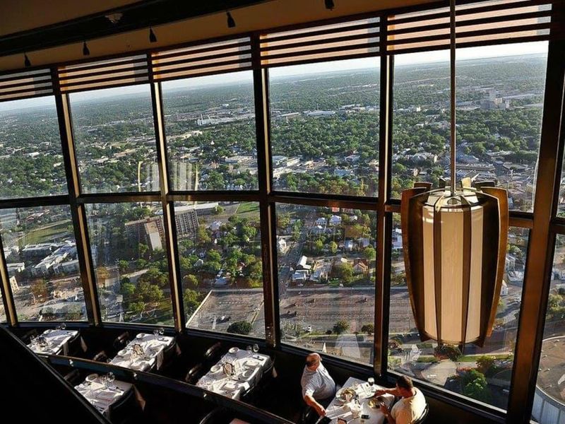 Chart House At Tower Of The Americas (Fine Dining With A View)