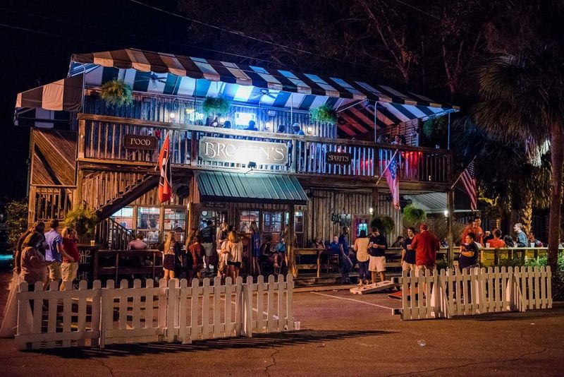 St. Simons Island's Secret Bar Scene Creates Golden Isles Nightlife Haven