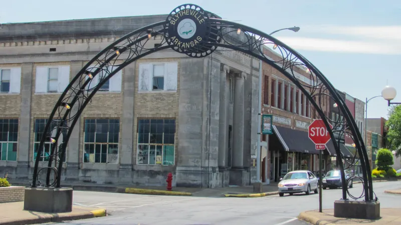 Blytheville's Steel Guitar Monument